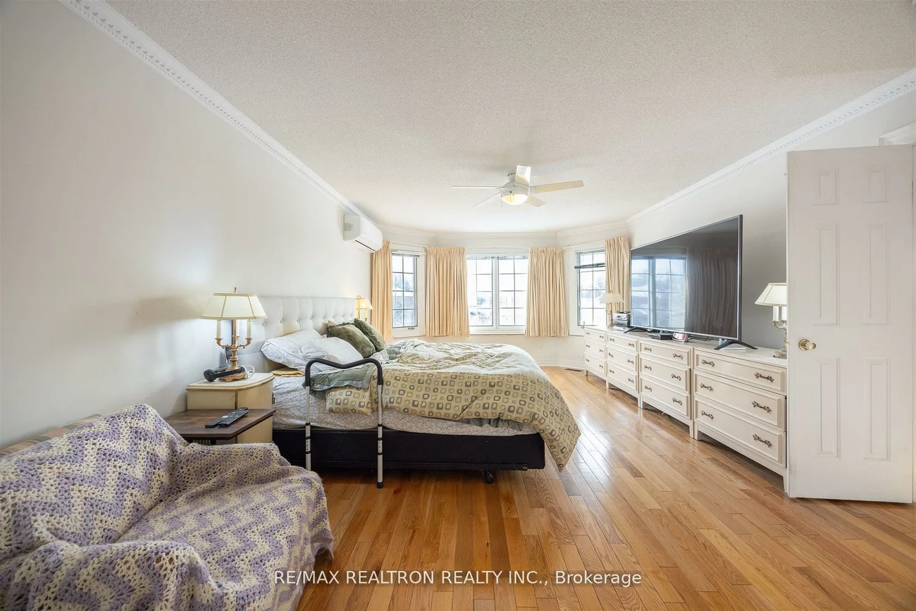 60, Arthur Hall, Sharon, East Gwillimbury