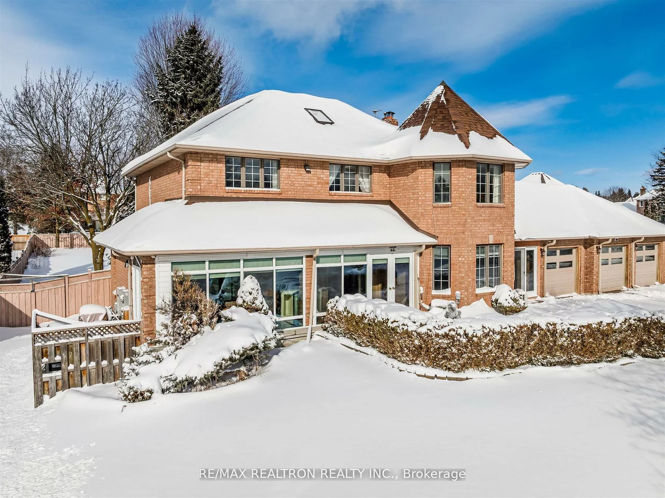 60, Arthur Hall, Sharon, East Gwillimbury