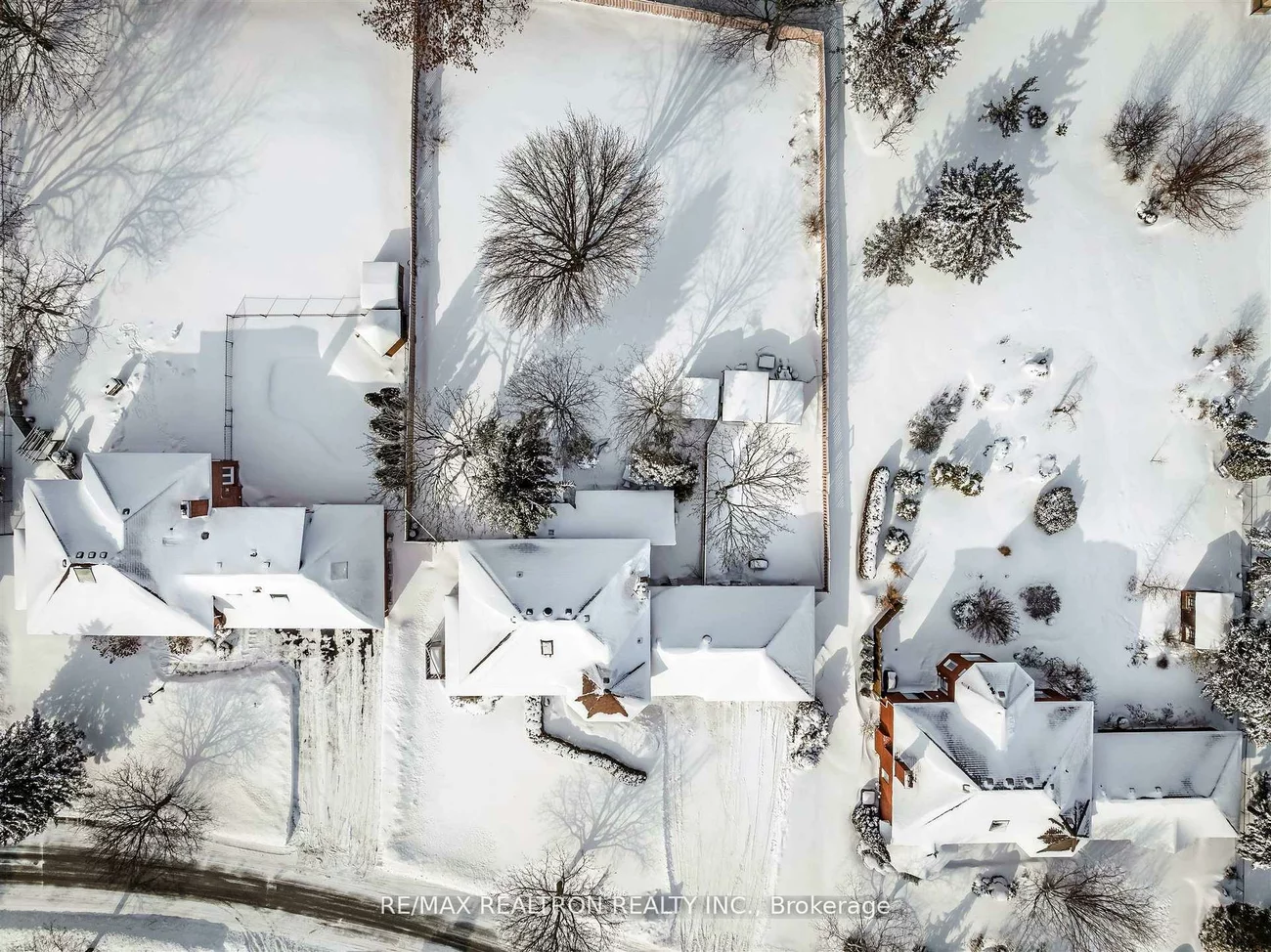 60, Arthur Hall, Sharon, East Gwillimbury