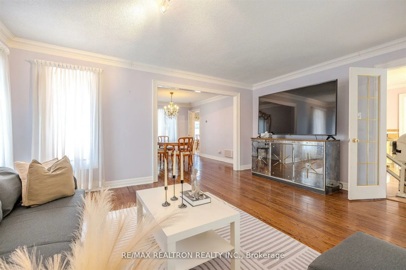 60, Arthur Hall, Sharon, East Gwillimbury