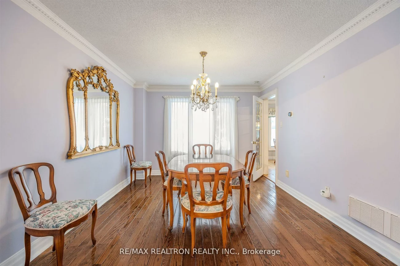 60, Arthur Hall, Sharon, East Gwillimbury