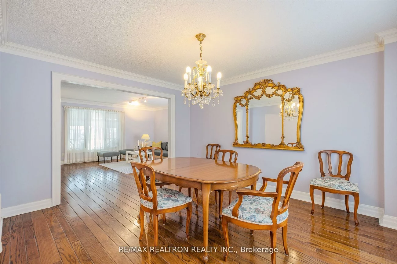 60, Arthur Hall, Sharon, East Gwillimbury