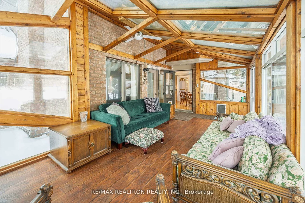 60, Arthur Hall, Sharon, East Gwillimbury