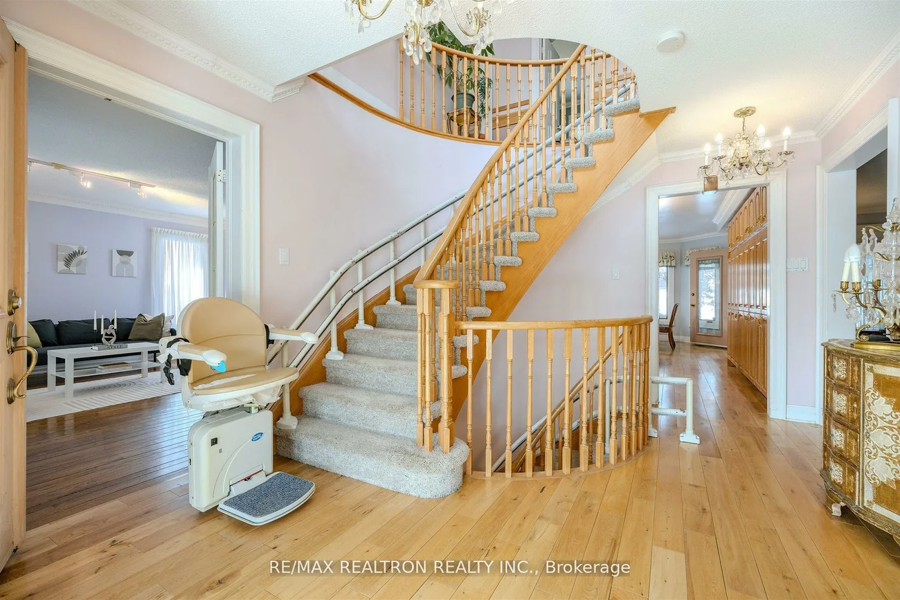 60, Arthur Hall, Sharon, East Gwillimbury