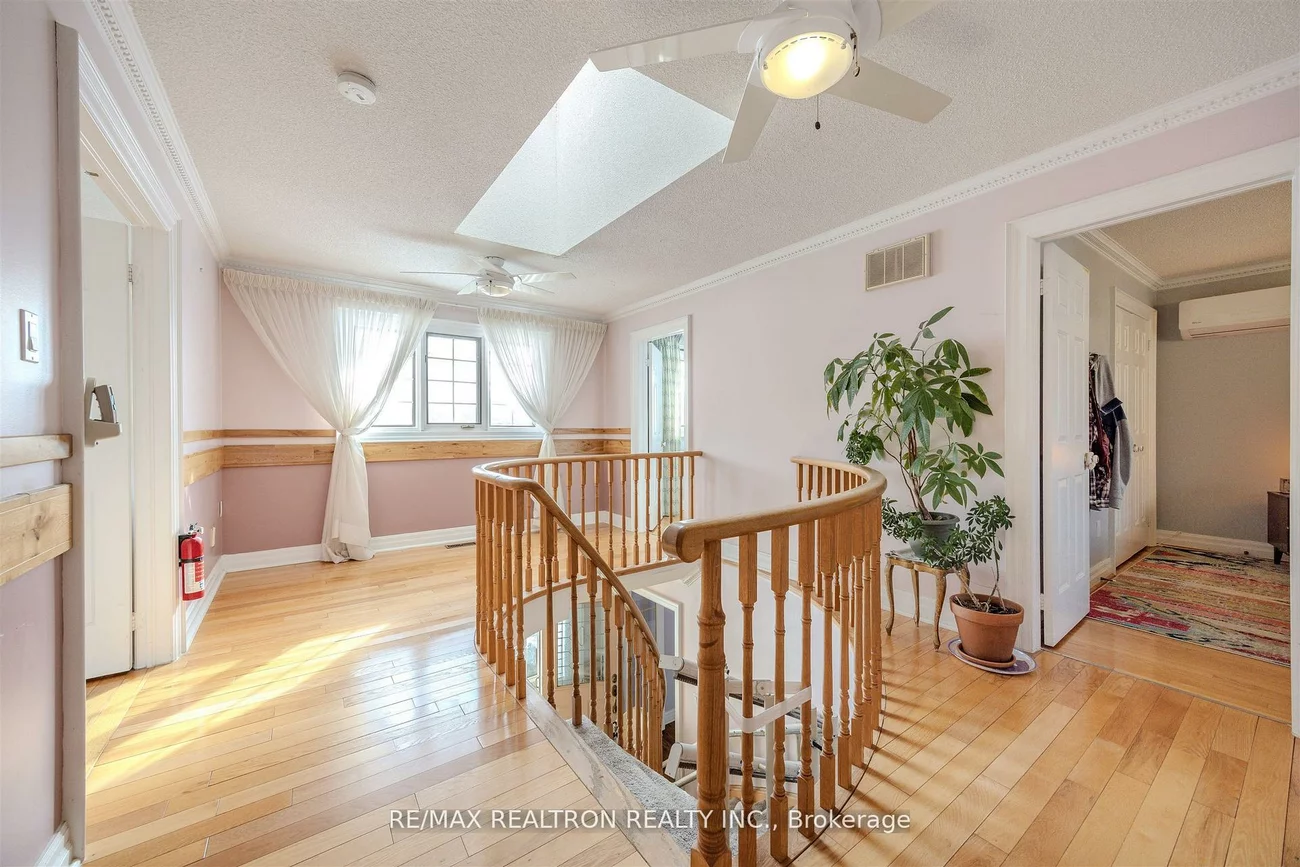 60, Arthur Hall, Sharon, East Gwillimbury