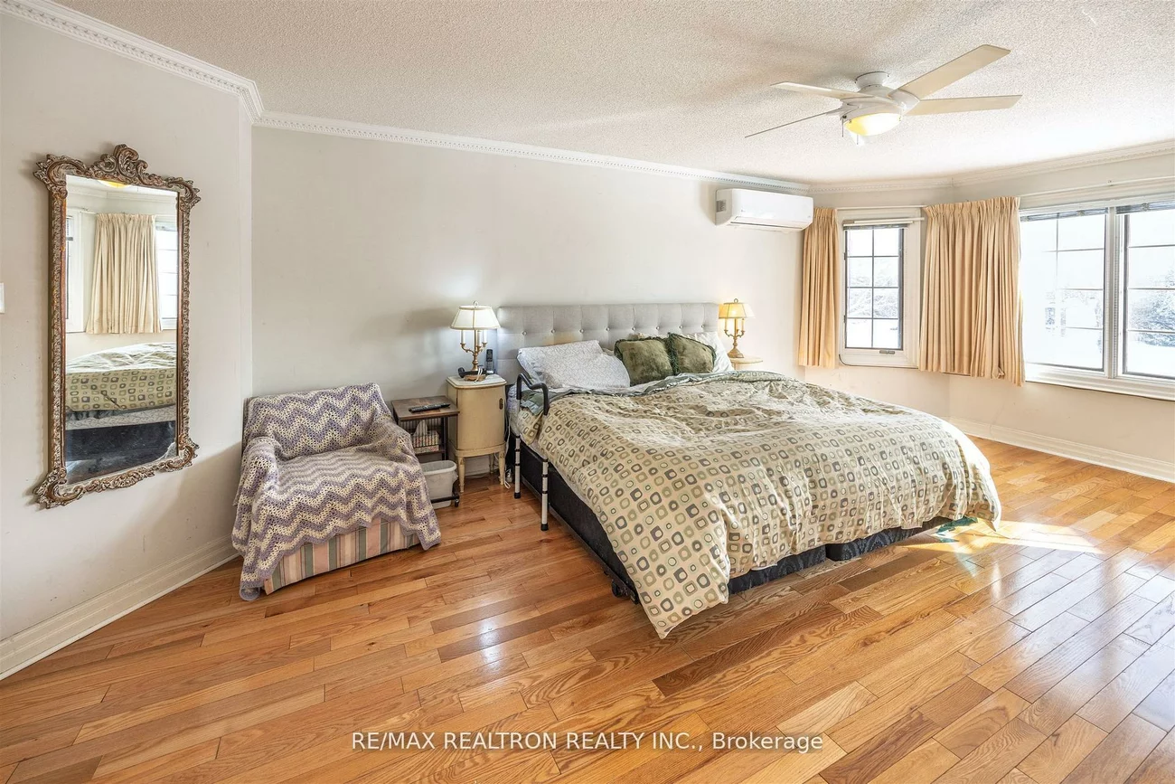 60, Arthur Hall, Sharon, East Gwillimbury