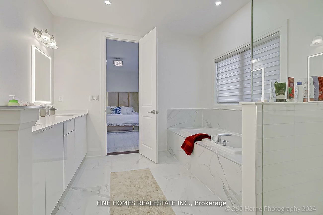 39, Tesla, Holland Landing, East Gwillimbury