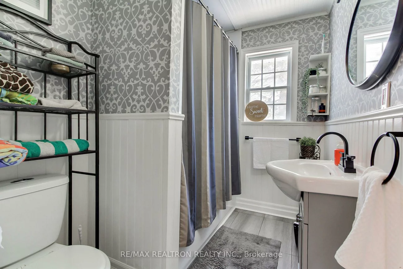 4881, Mount Albert, Mt Albert, East Gwillimbury