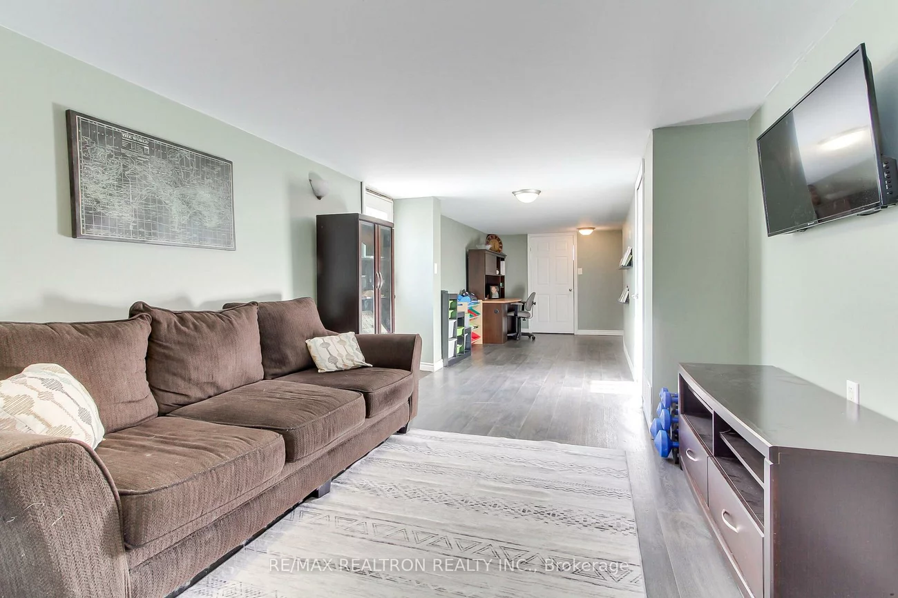 4881, Mount Albert, Mt Albert, East Gwillimbury