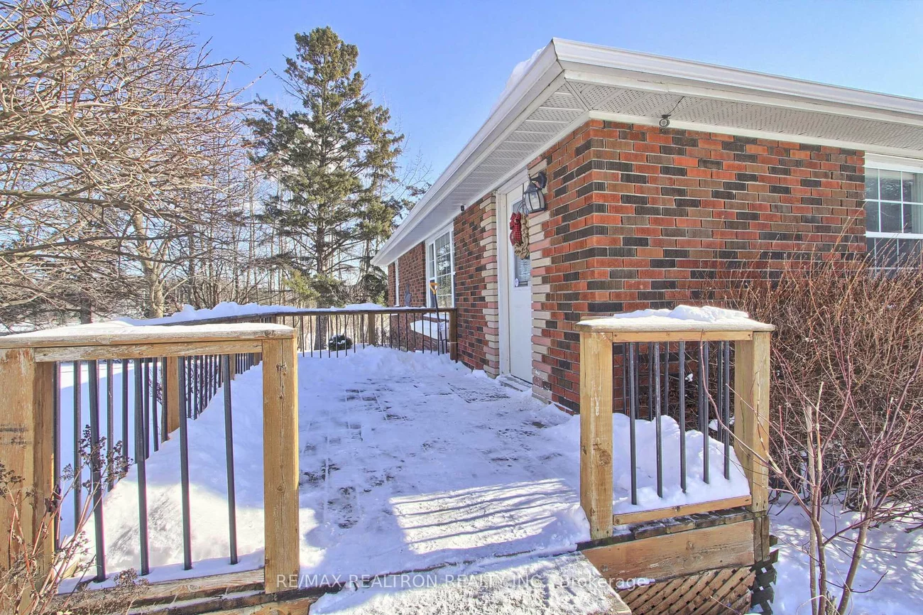 4881, Mount Albert, Mt Albert, East Gwillimbury