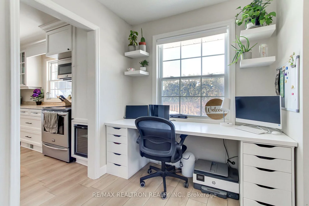 4881, Mount Albert, Mt Albert, East Gwillimbury