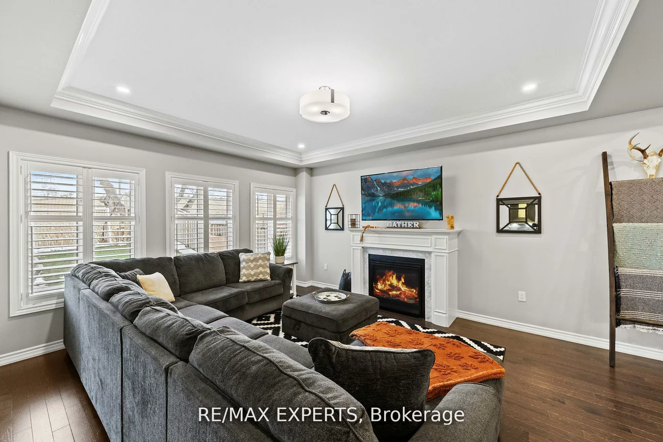 48, Manor Glen, Mt Albert, East Gwillimbury