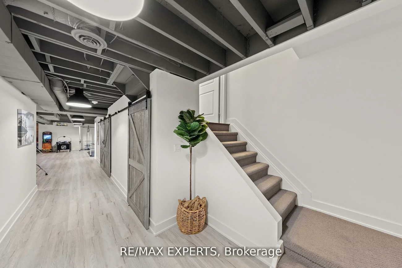 48, Manor Glen, Mt Albert, East Gwillimbury