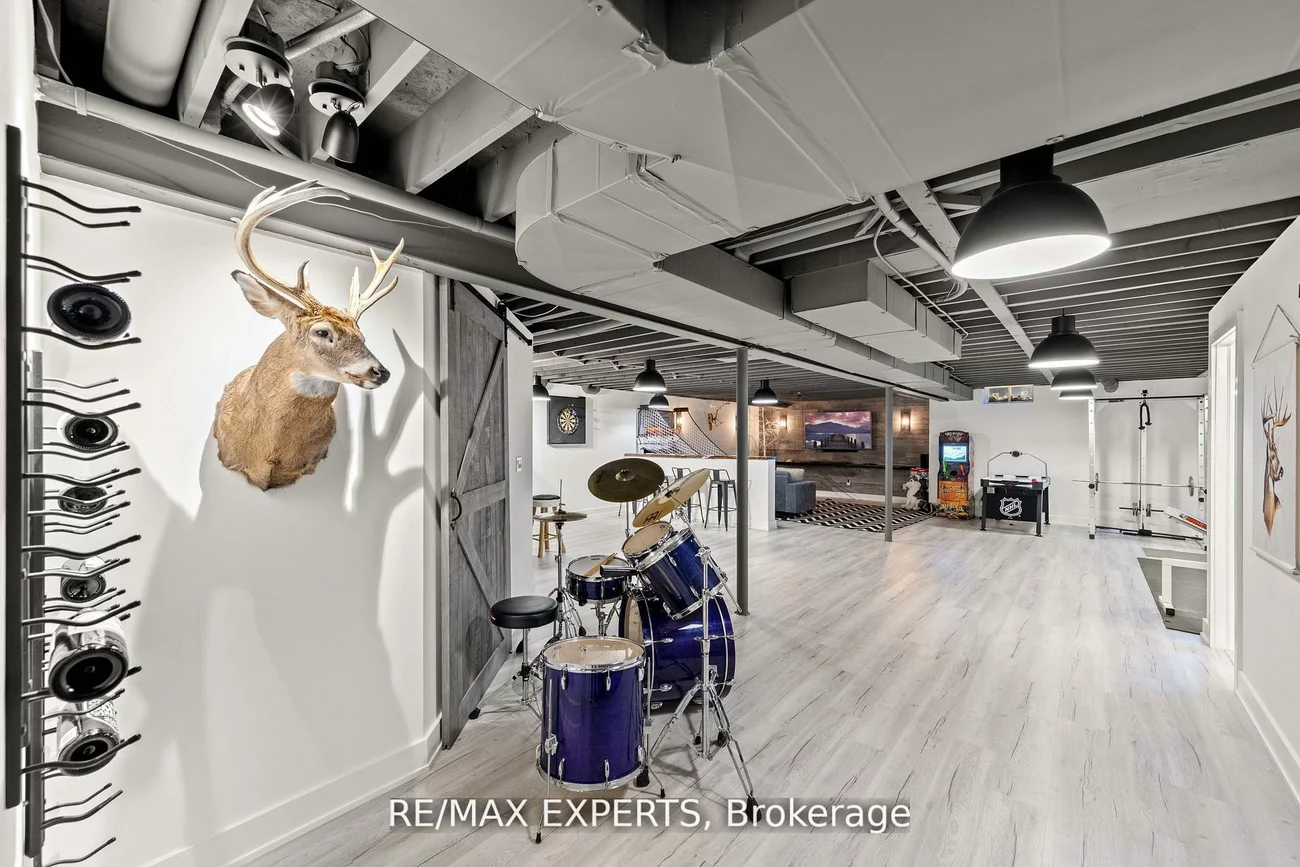 48, Manor Glen, Mt Albert, East Gwillimbury