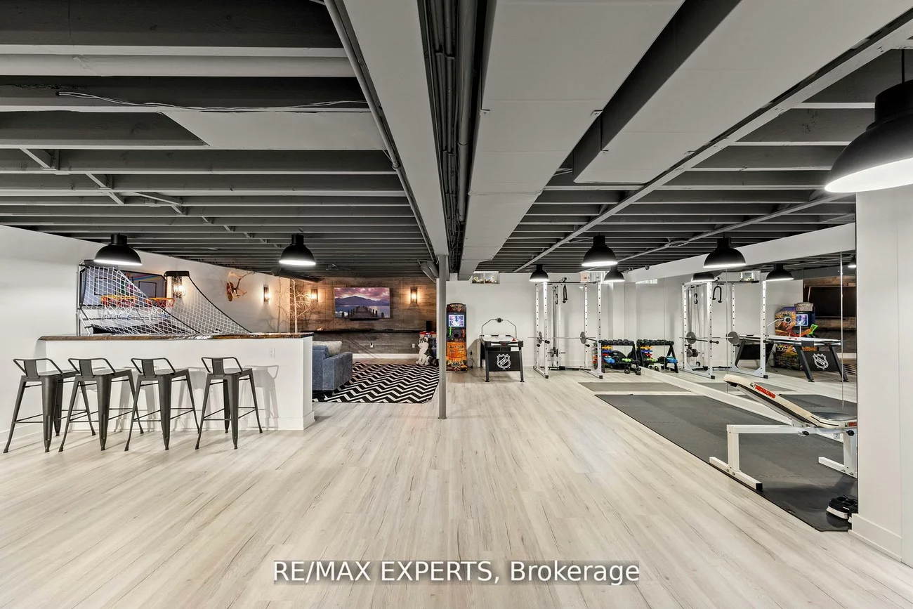 48, Manor Glen, Mt Albert, East Gwillimbury