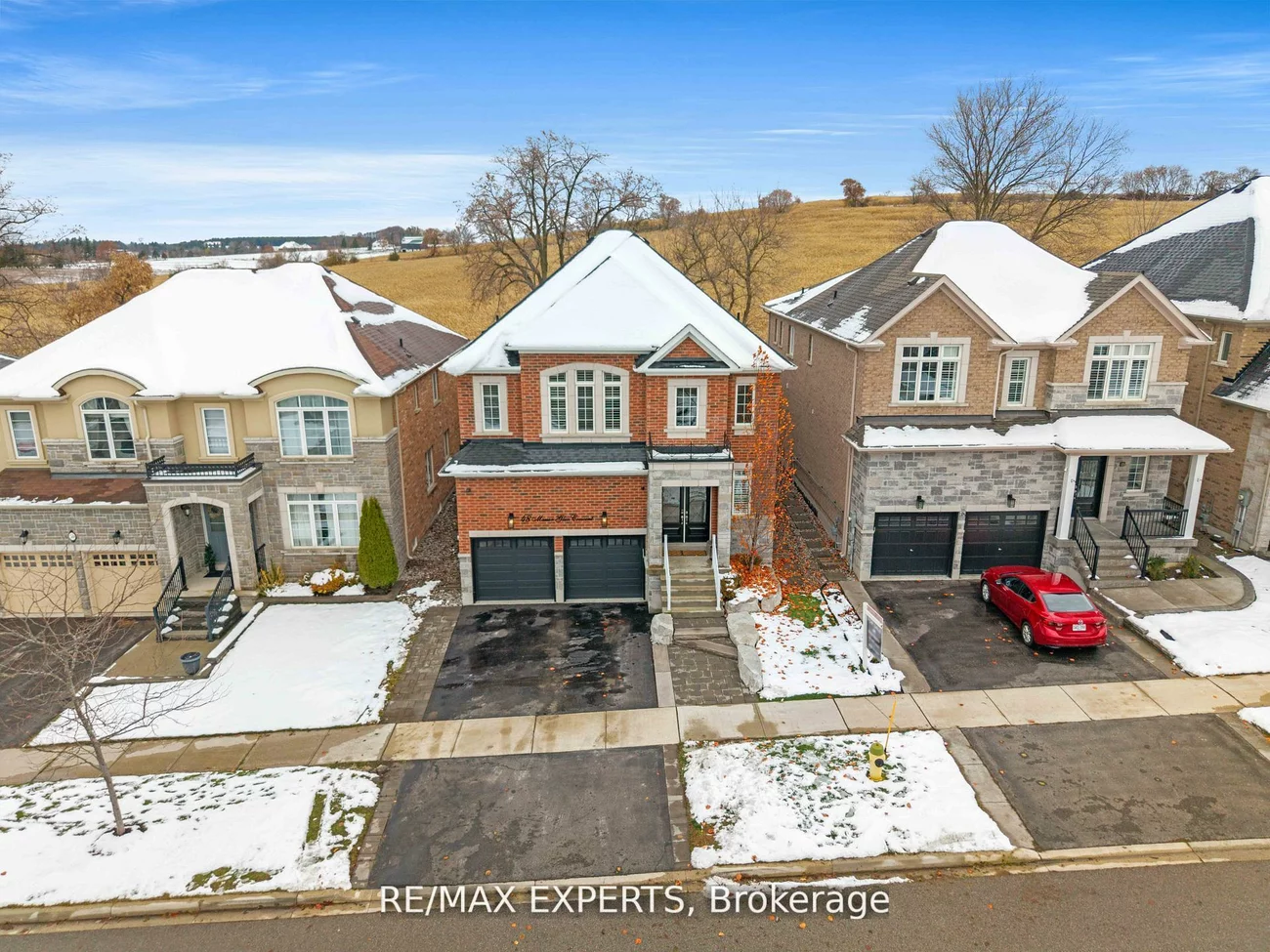 48, Manor Glen, Mt Albert, East Gwillimbury