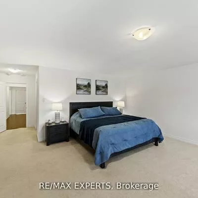 48, Manor Glen, Mt Albert, East Gwillimbury