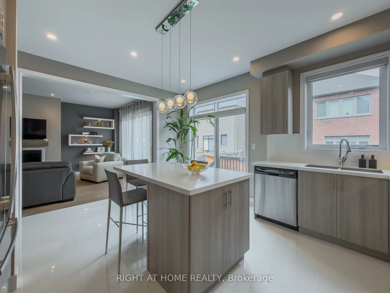 77, Leaden Hall, Queensville, East Gwillimbury