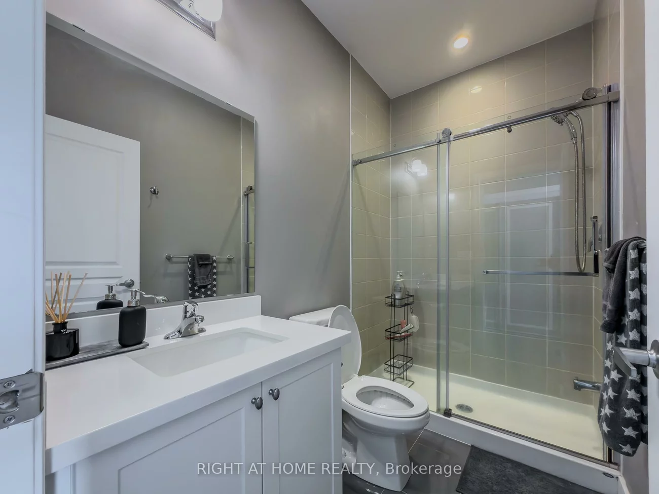 77, Leaden Hall, Queensville, East Gwillimbury