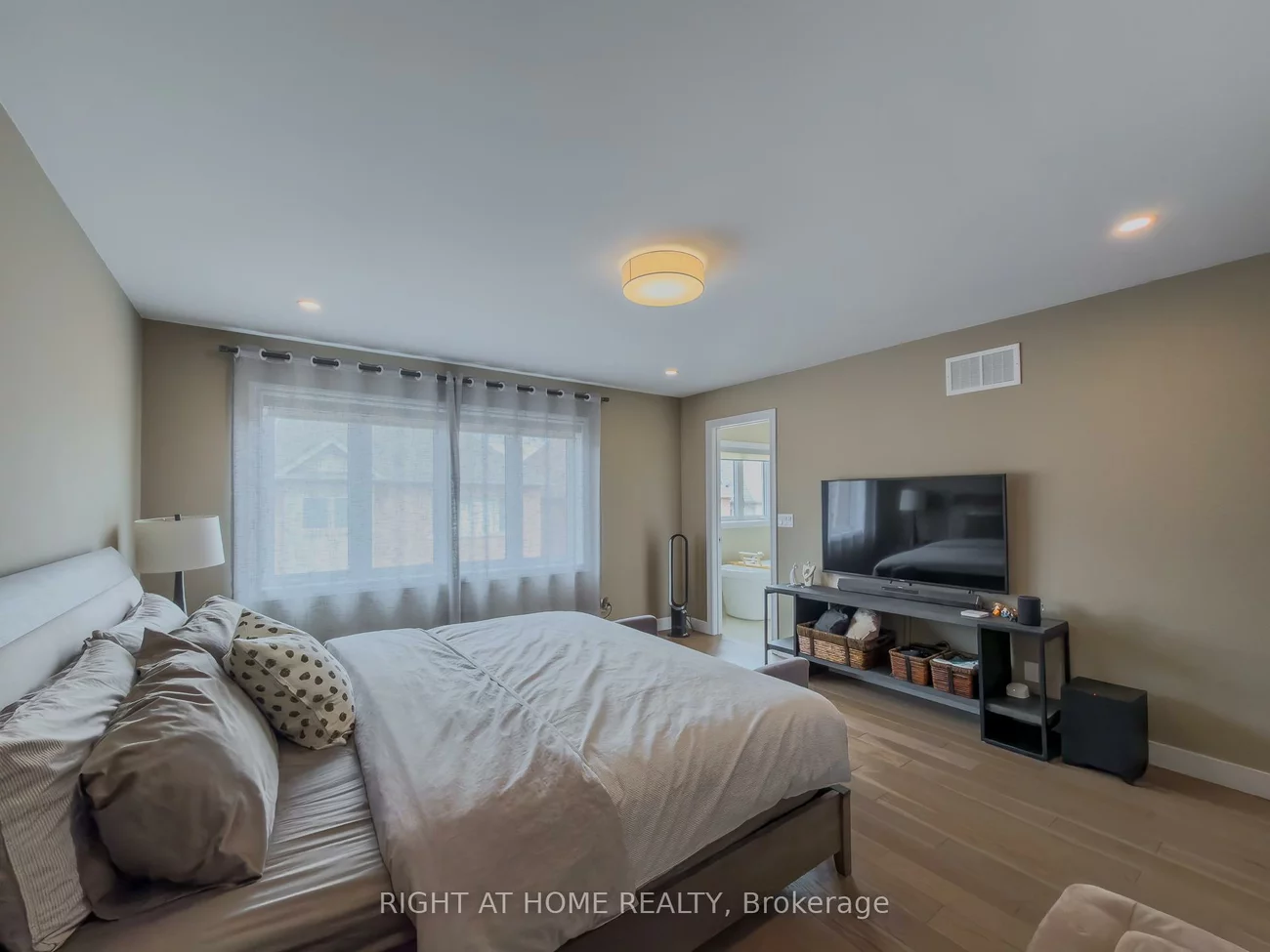 77, Leaden Hall, Queensville, East Gwillimbury