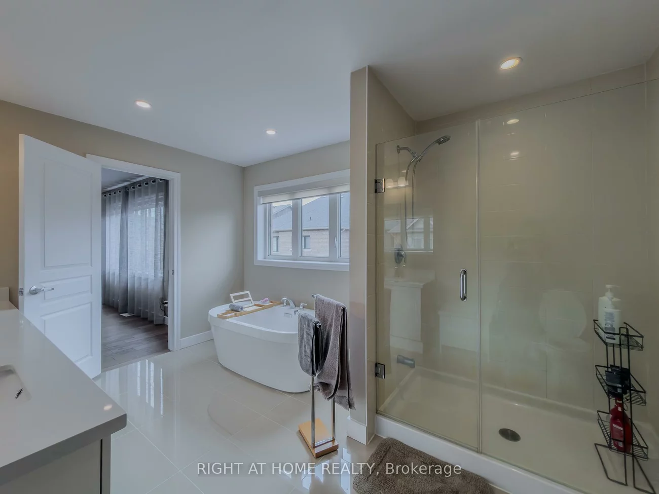 77, Leaden Hall, Queensville, East Gwillimbury