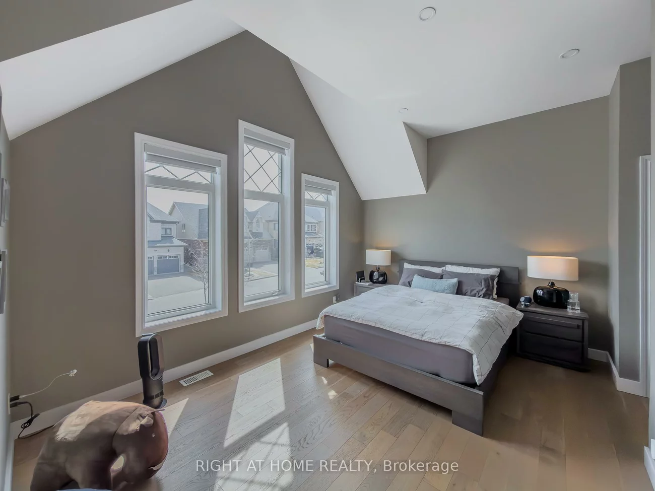 77, Leaden Hall, Queensville, East Gwillimbury