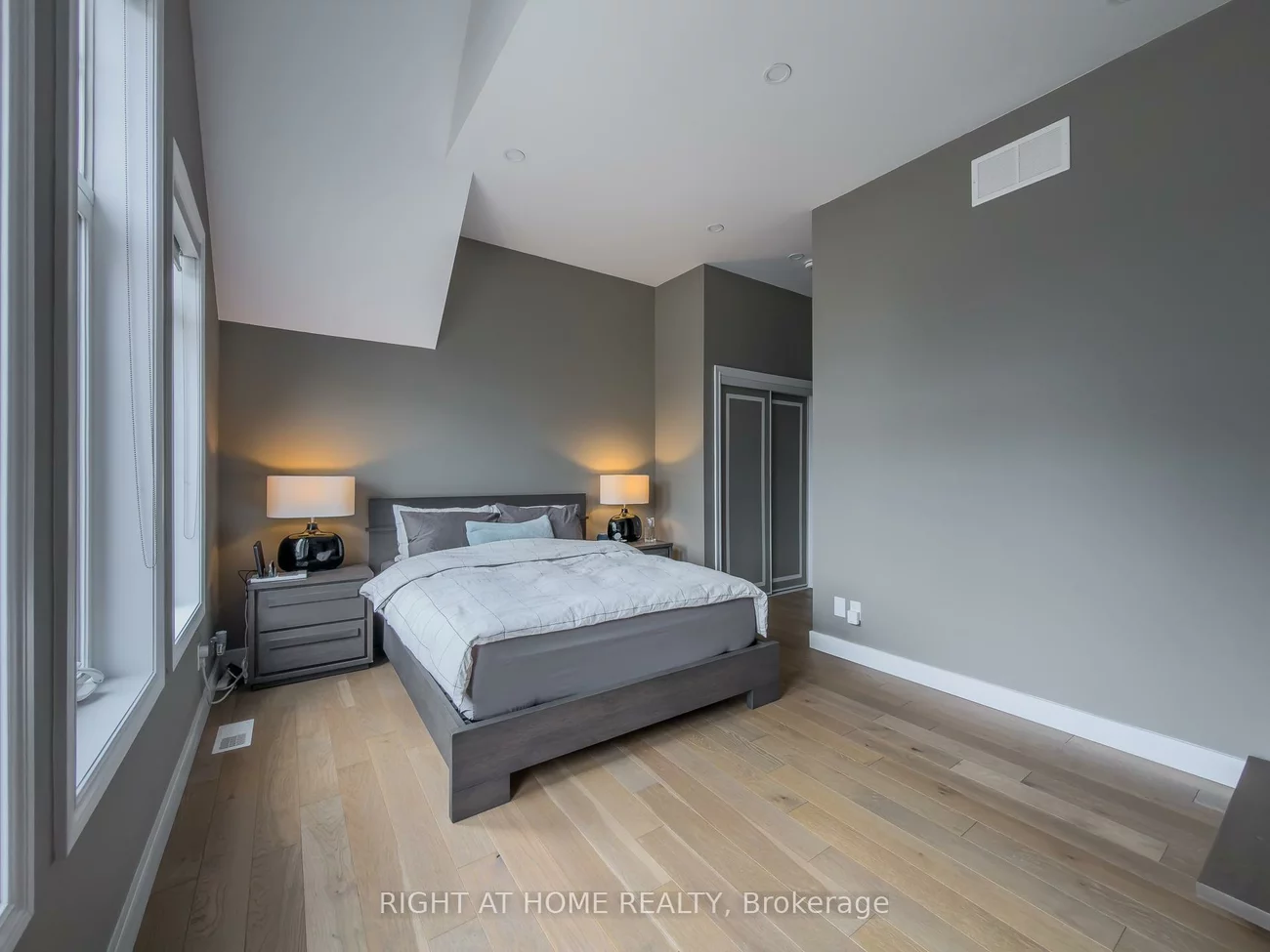 77, Leaden Hall, Queensville, East Gwillimbury