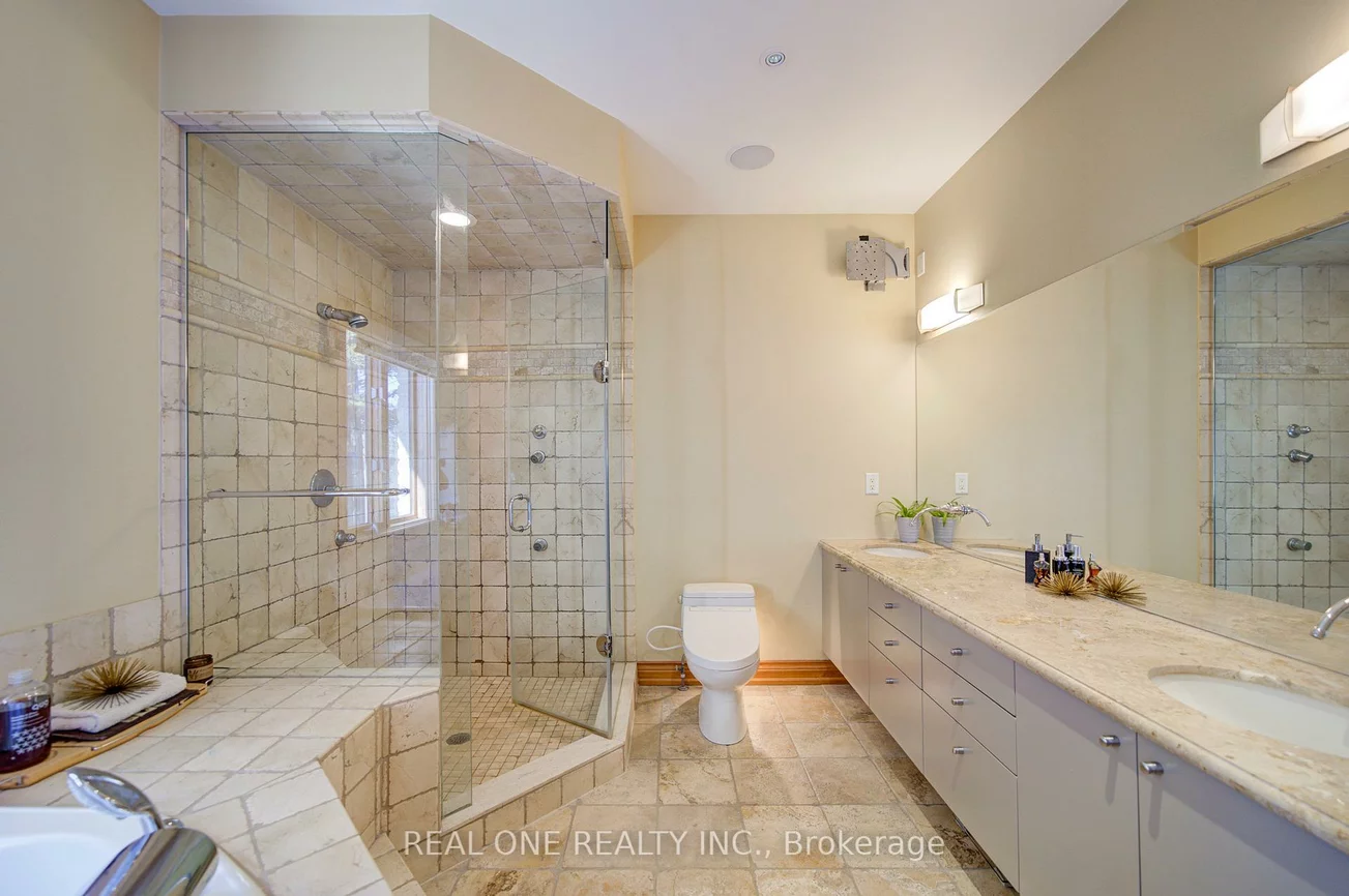 24, Maplehyrn, Sharon, East Gwillimbury