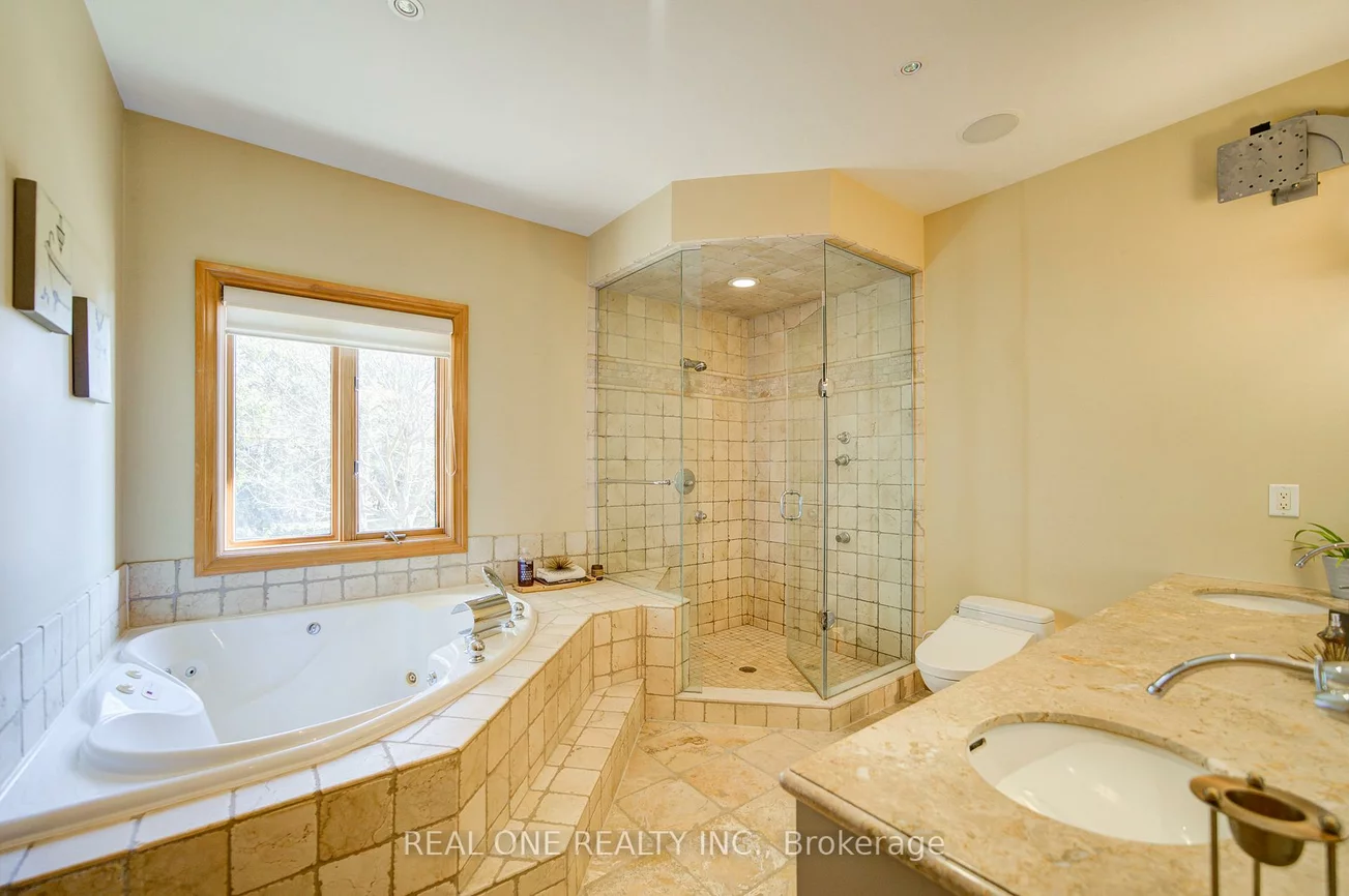 24, Maplehyrn, Sharon, East Gwillimbury