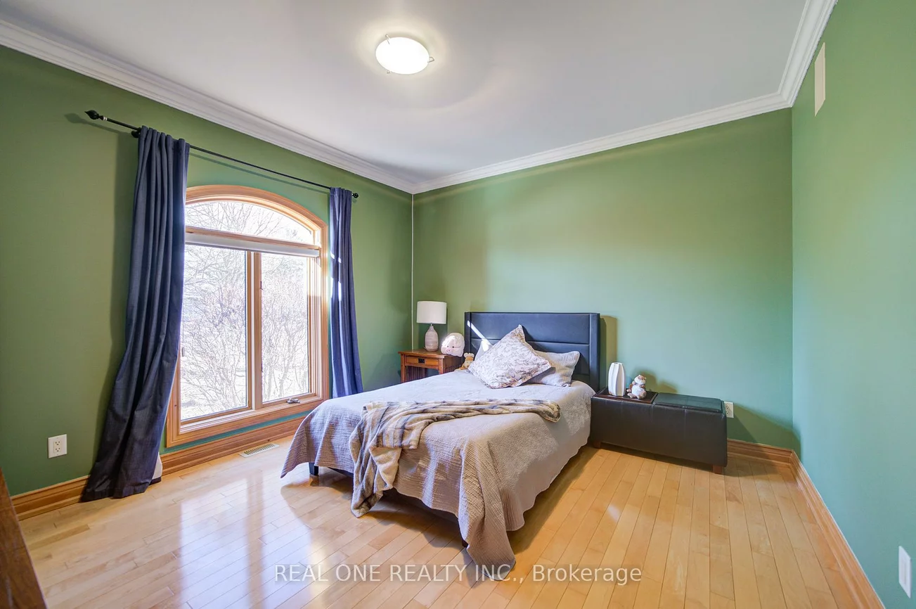 24, Maplehyrn, Sharon, East Gwillimbury