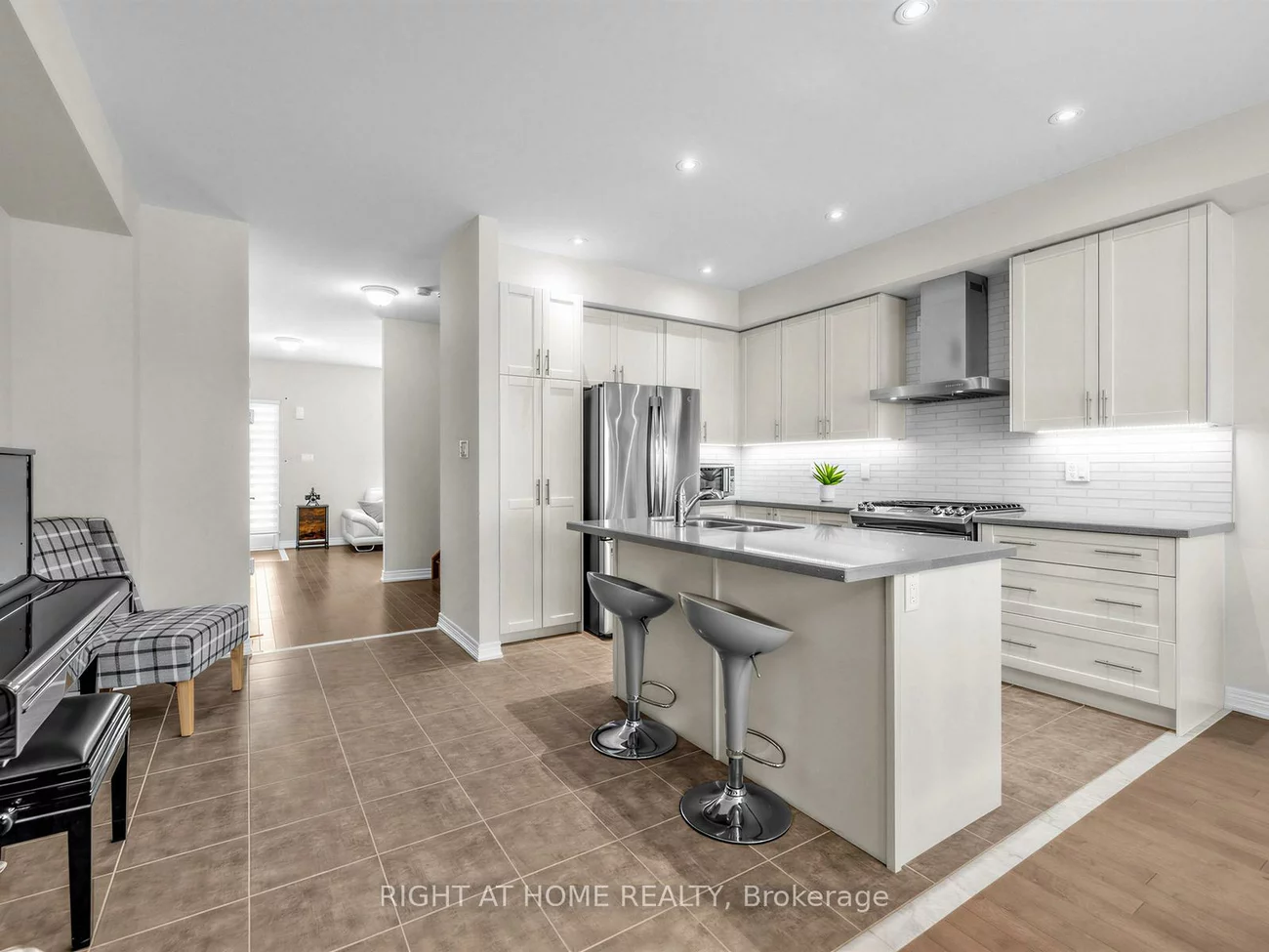 5, Zenyatta, Holland Landing, East Gwillimbury