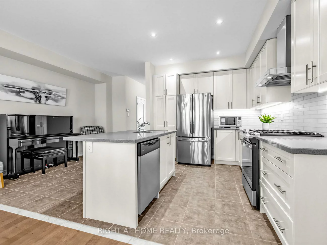 5, Zenyatta, Holland Landing, East Gwillimbury