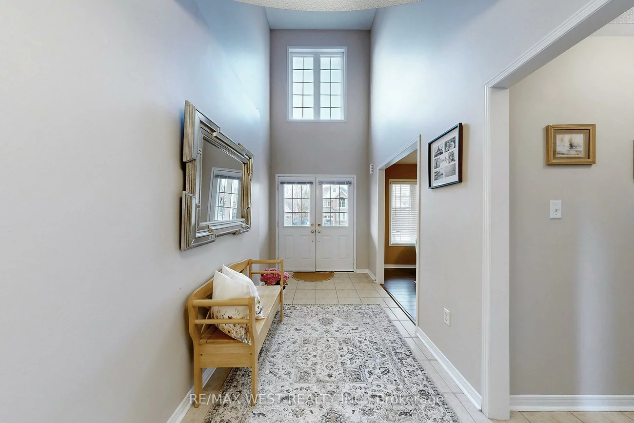 303, King, Mt Albert, East Gwillimbury