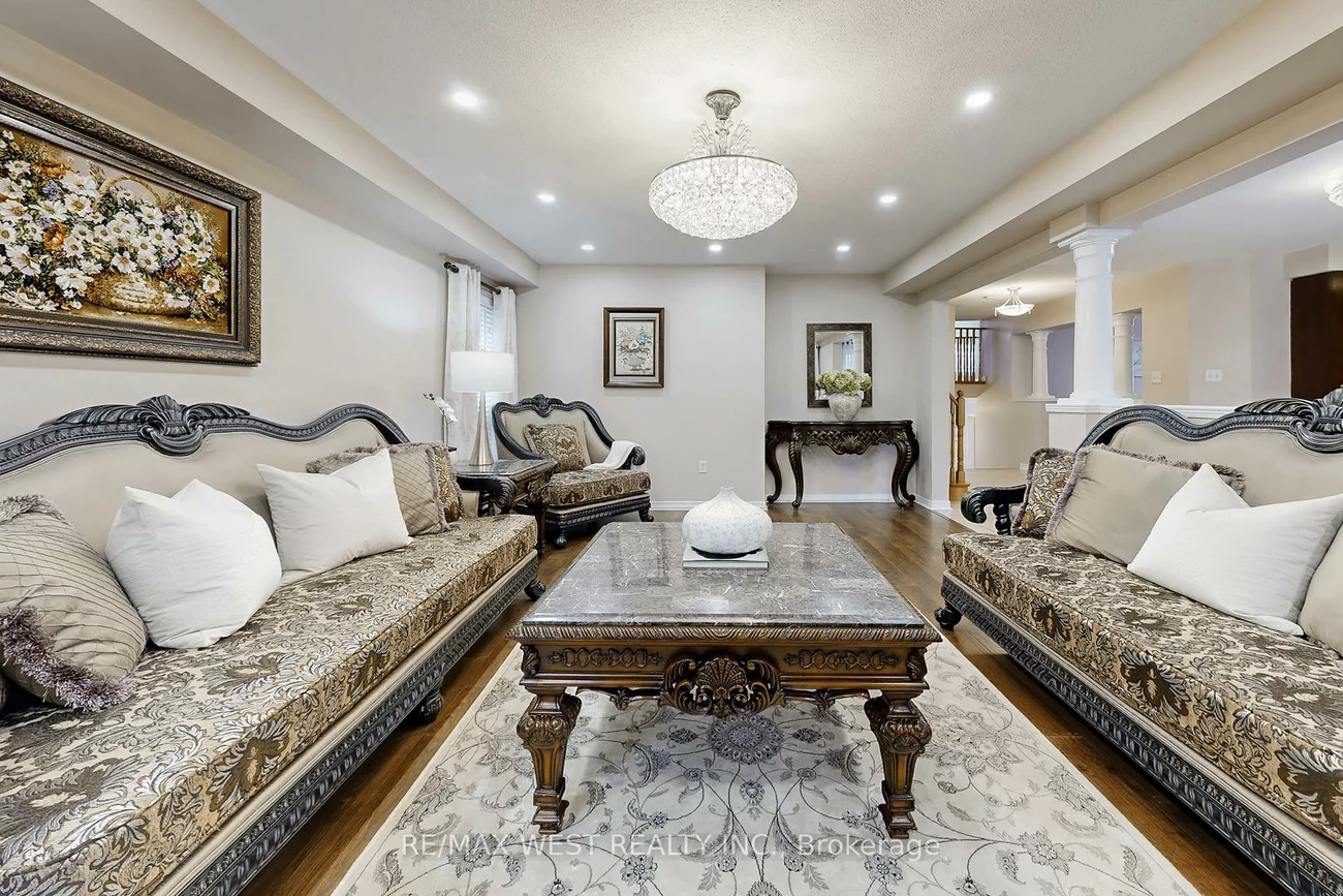 303, King, Mt Albert, East Gwillimbury