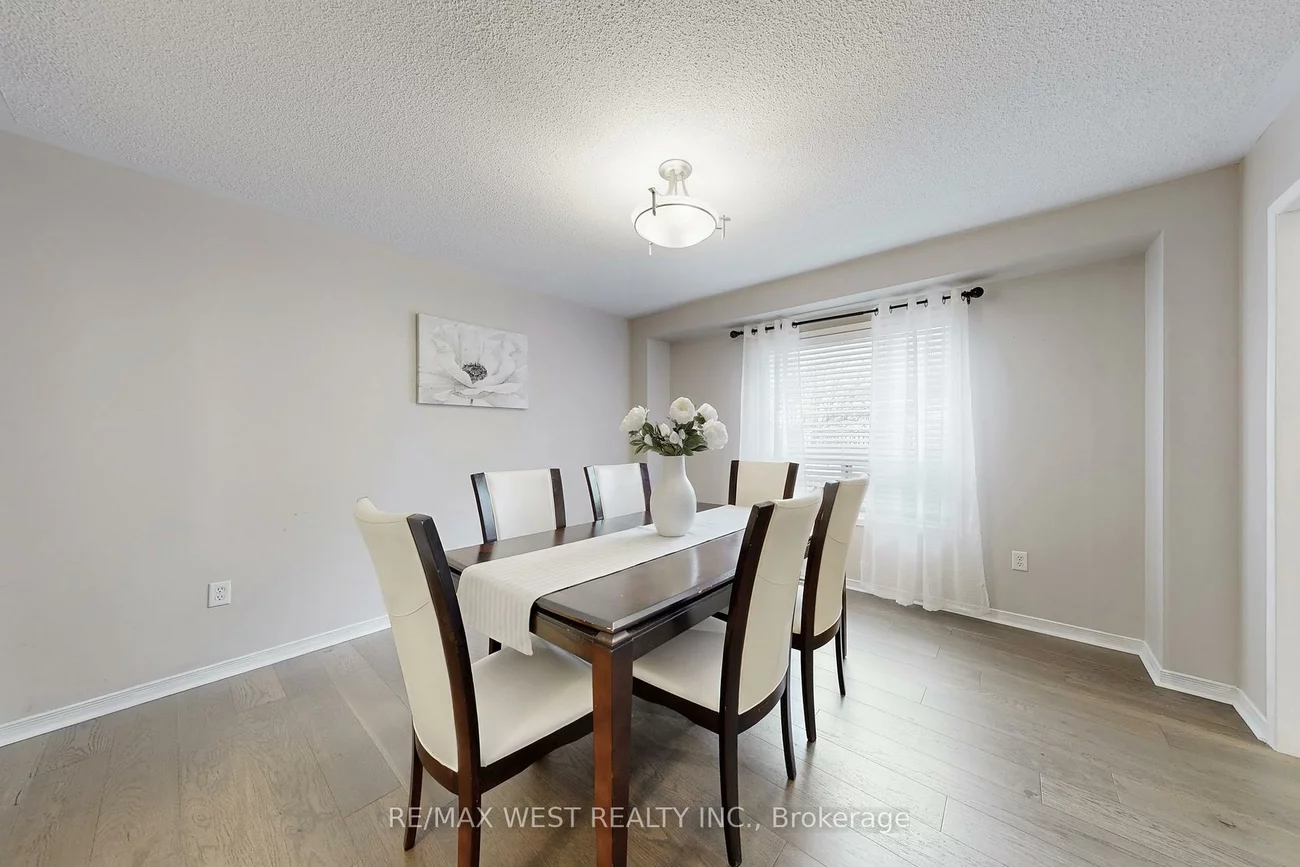 303, King, Mt Albert, East Gwillimbury