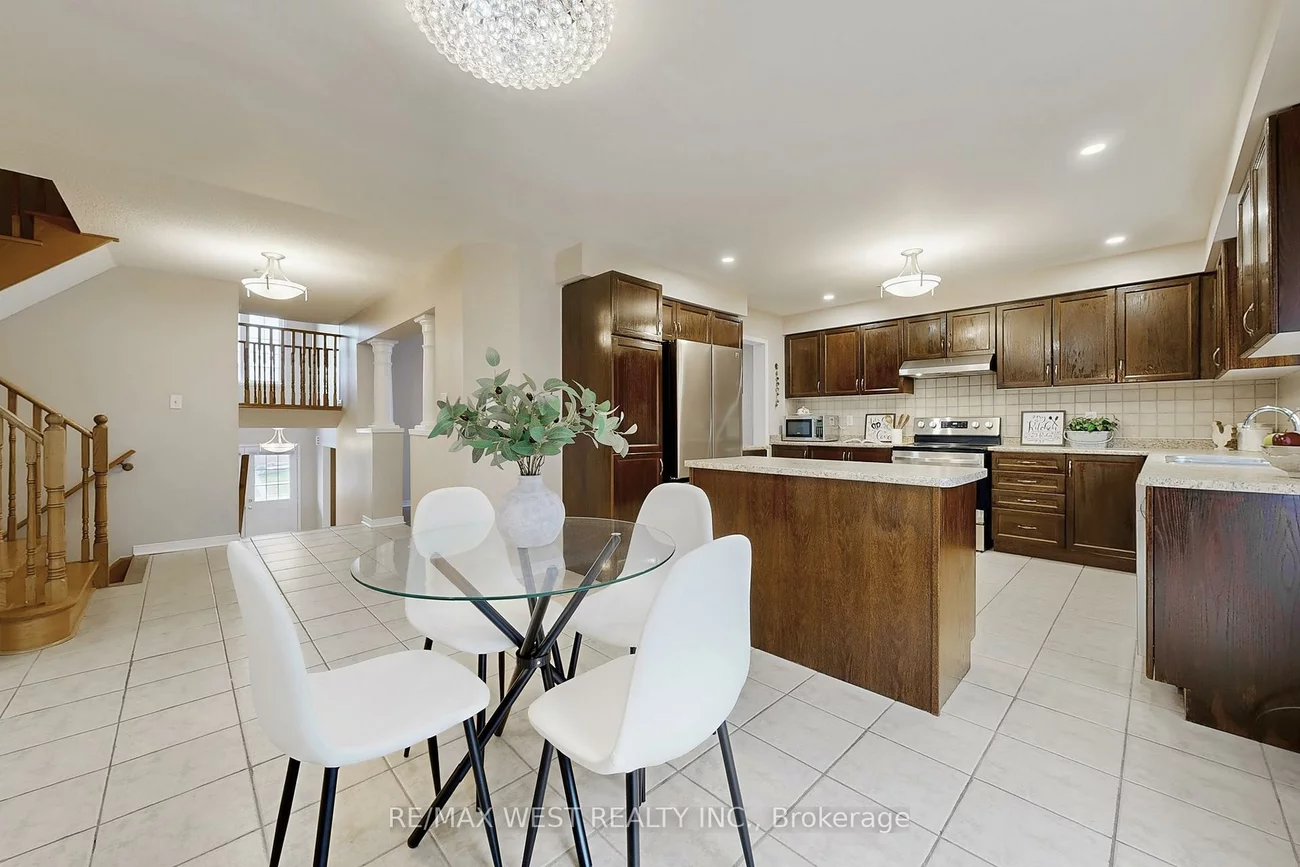 303, King, Mt Albert, East Gwillimbury