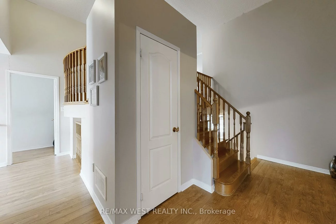 303, King, Mt Albert, East Gwillimbury