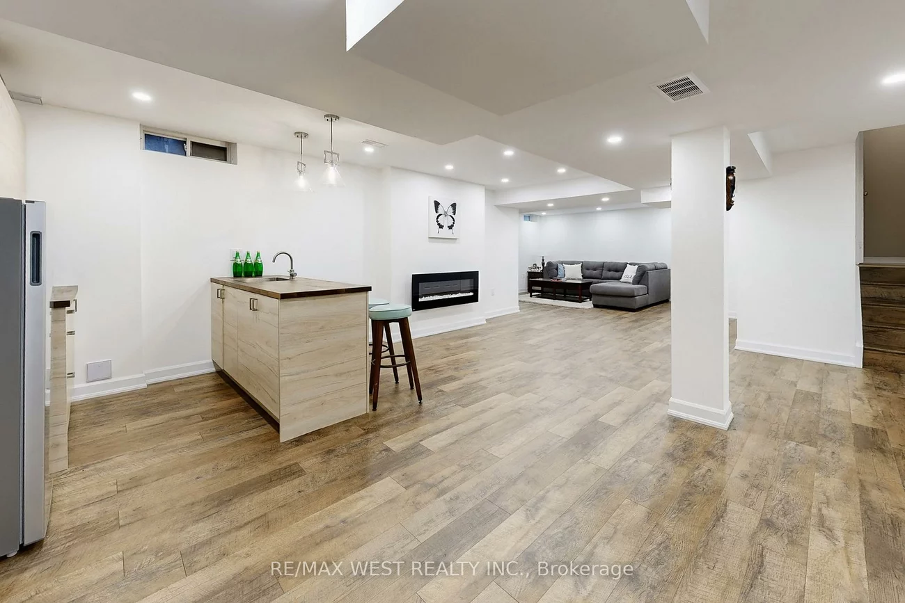 303, King, Mt Albert, East Gwillimbury