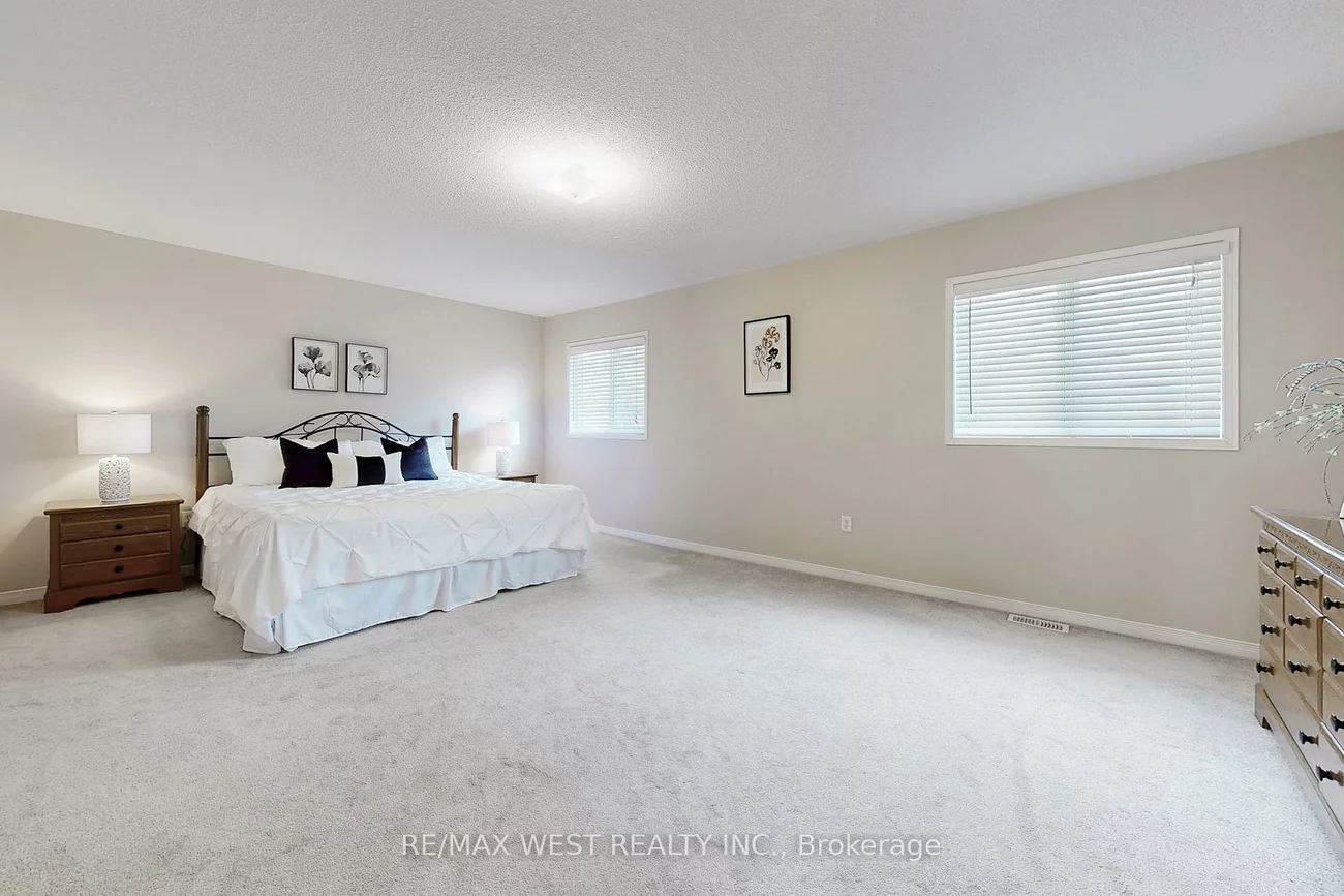 303, King, Mt Albert, East Gwillimbury