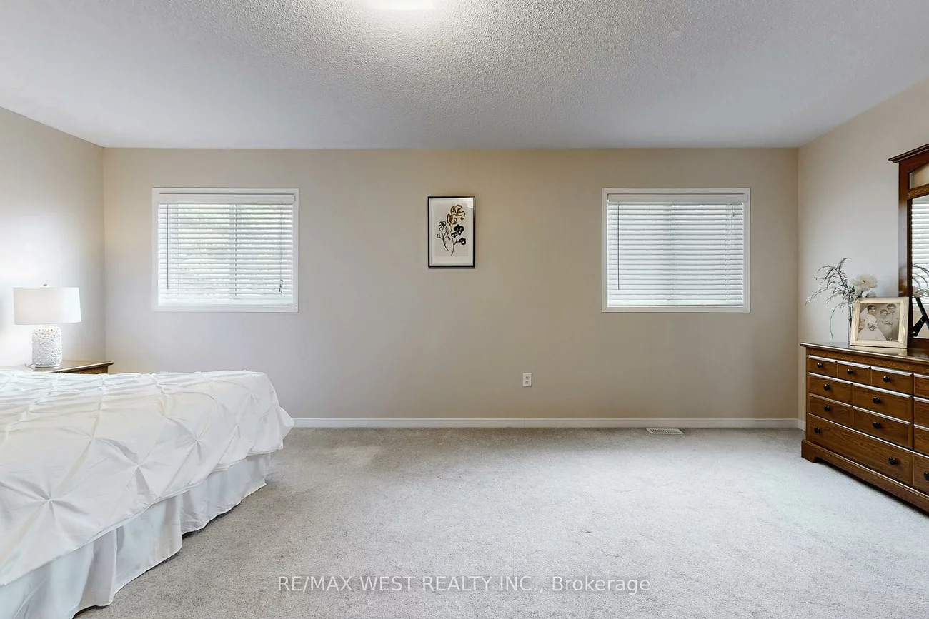 303, King, Mt Albert, East Gwillimbury