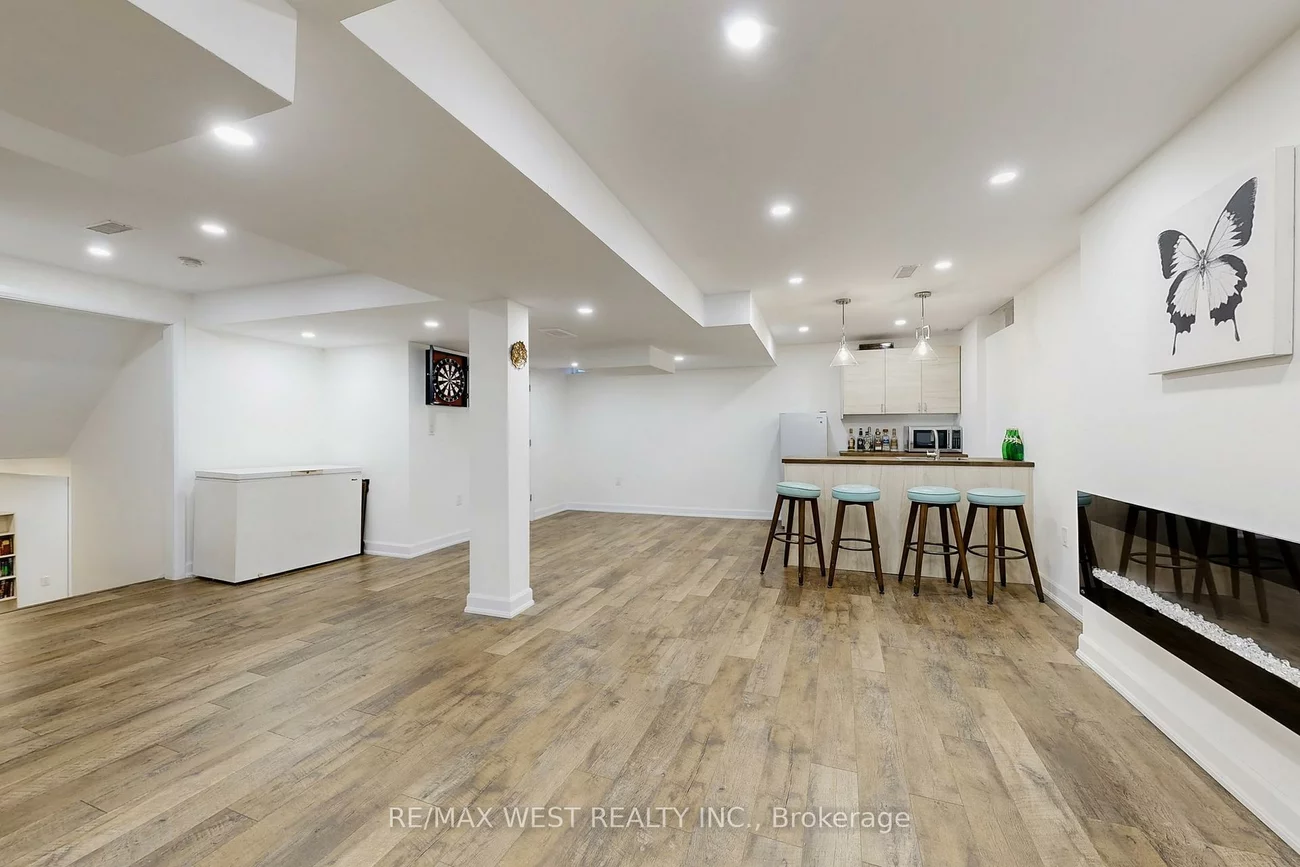 303, King, Mt Albert, East Gwillimbury