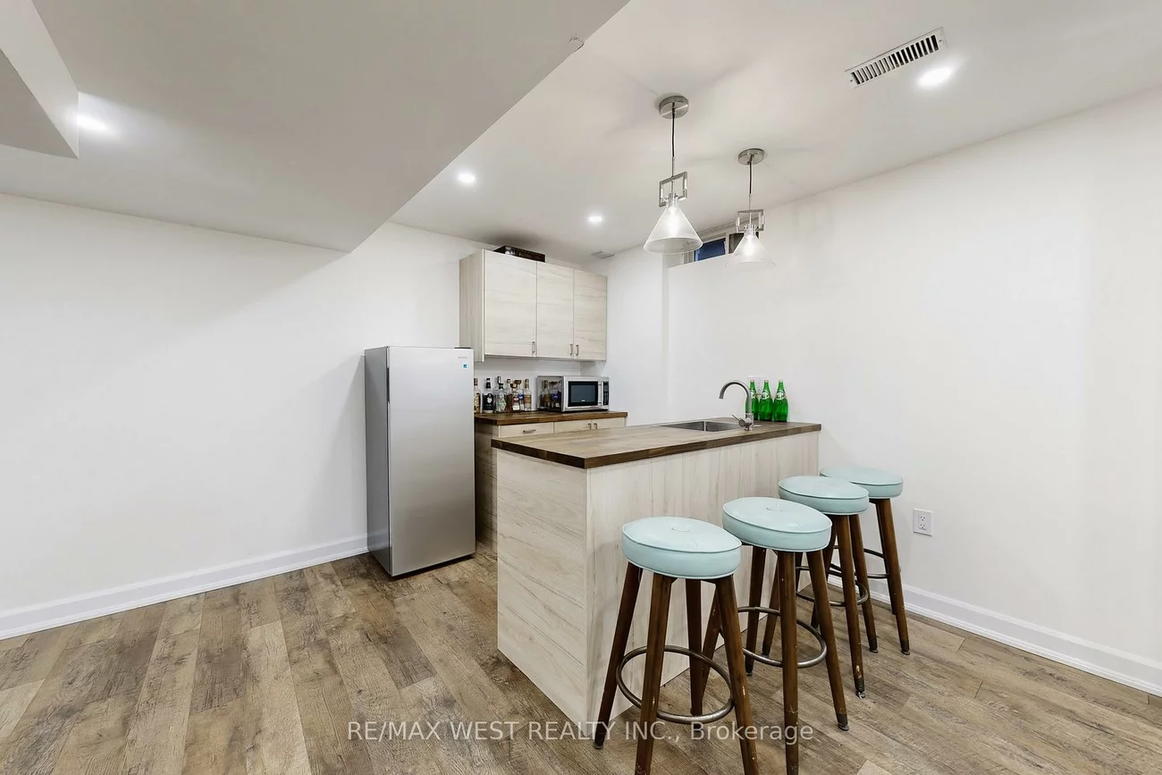 303, King, Mt Albert, East Gwillimbury