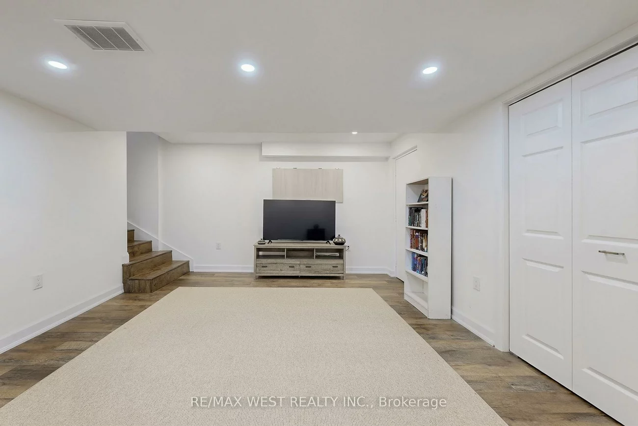 303, King, Mt Albert, East Gwillimbury