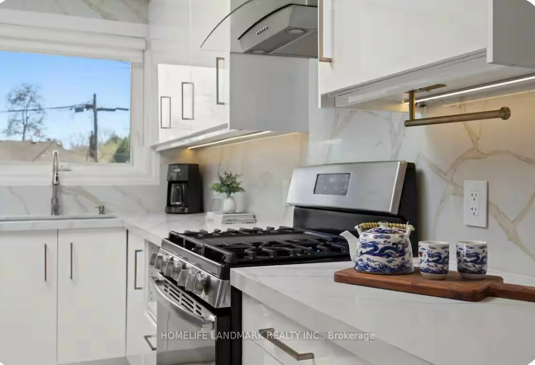 1739, Mount Albert, Sharon, East Gwillimbury