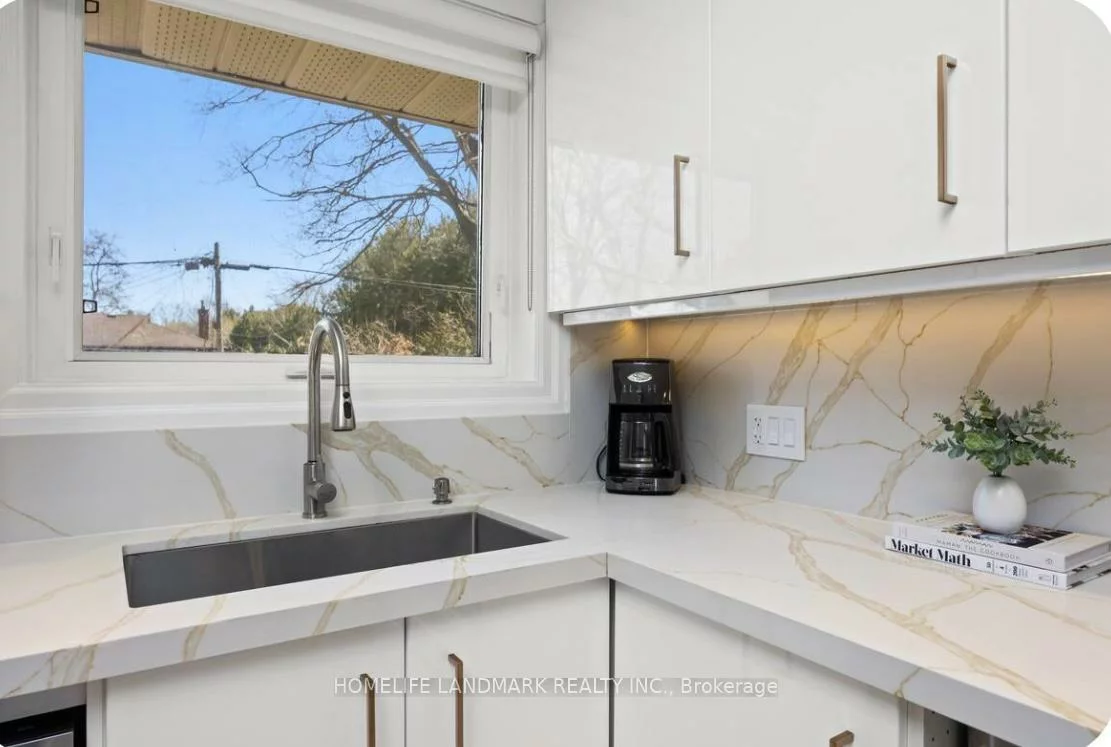 1739, Mount Albert, Sharon, East Gwillimbury