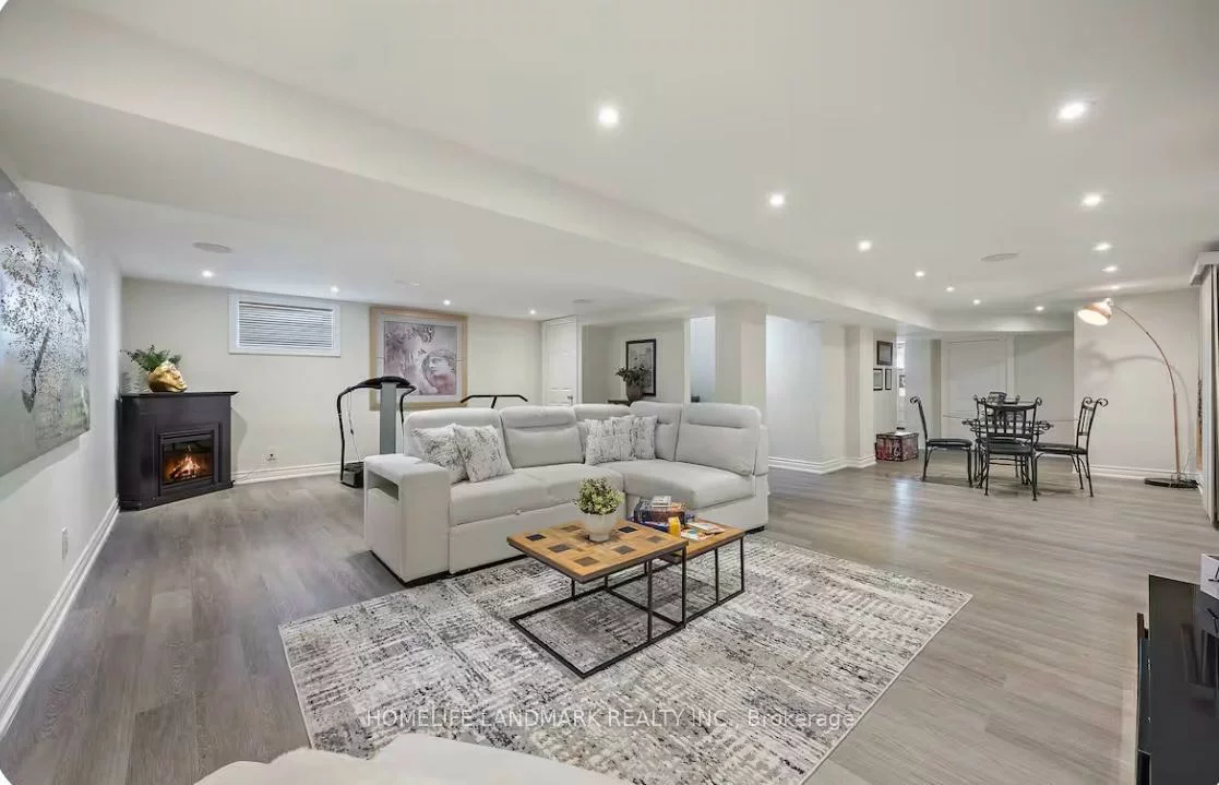 1739, Mount Albert, Sharon, East Gwillimbury