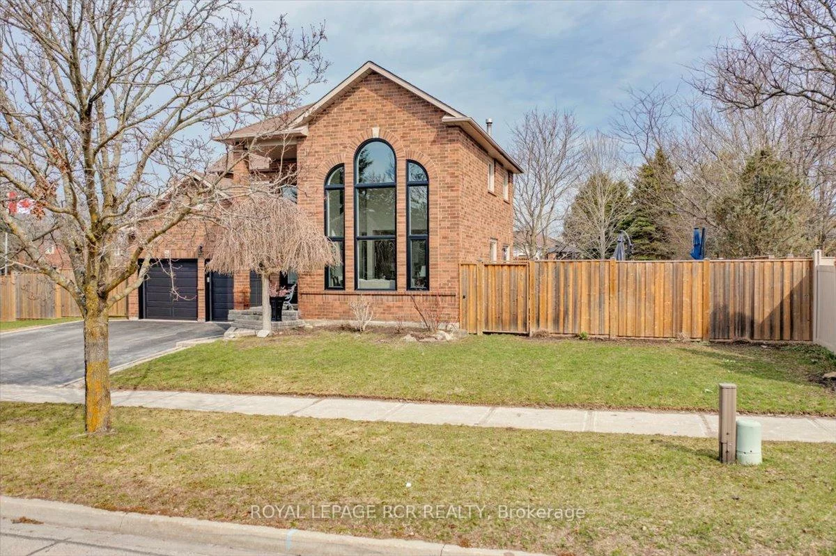 2, Royal Amber, Mt Albert, East Gwillimbury