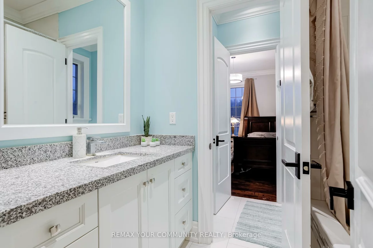 20111, Bathurst, Holland Landing, East Gwillimbury