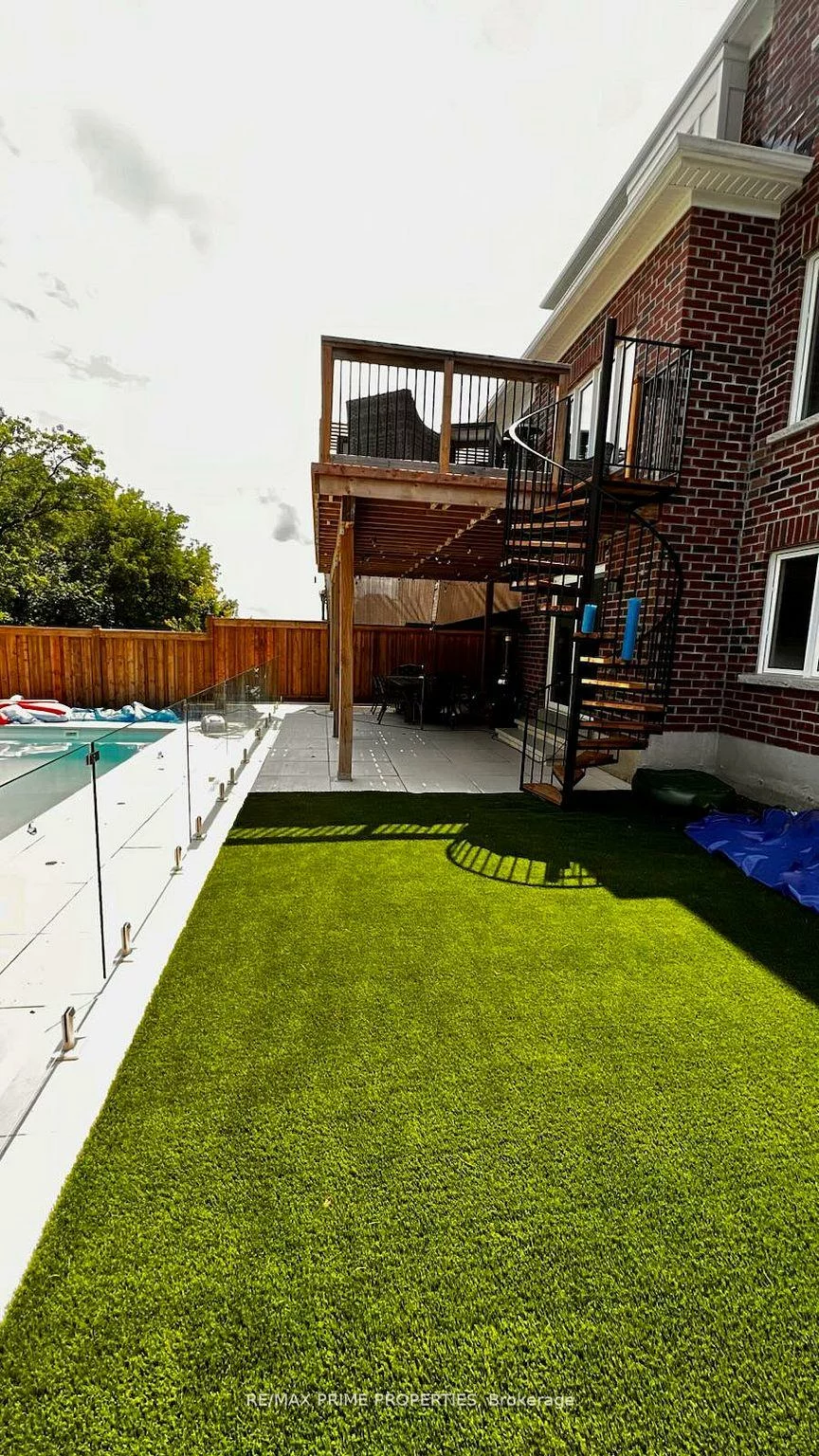 72, Ridge Gate, Mt Albert, East Gwillimbury