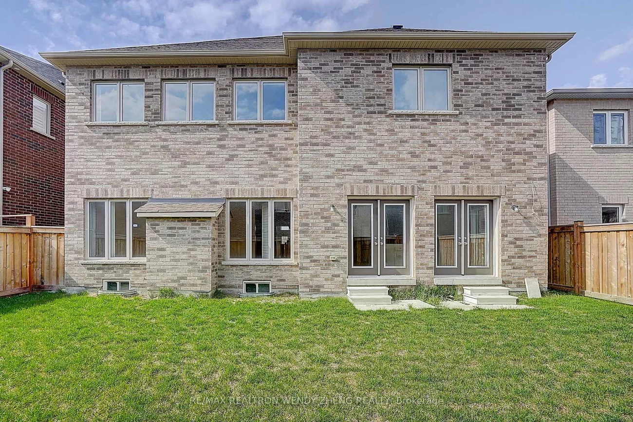 21, Charles White, Sharon, East Gwillimbury